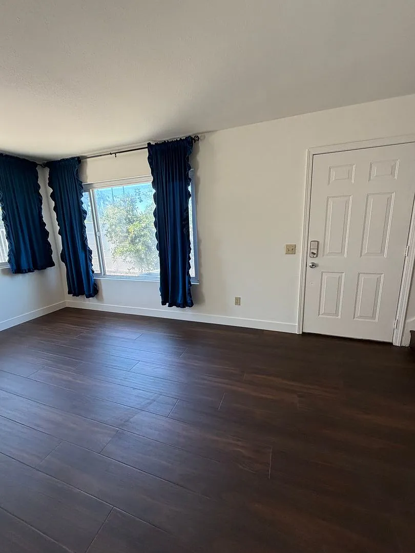 Convenient location 3 bedrooms, 2 bathrooms, 2 car attached garage — Photo 4