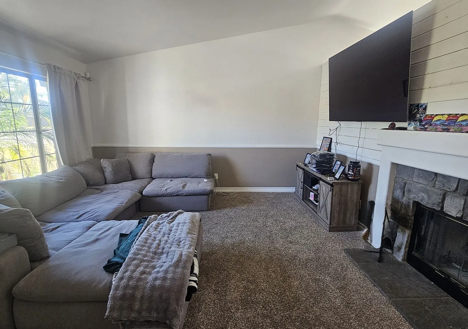 Spacious Single-Story Home with RV Parking No HOA! — Photo 4