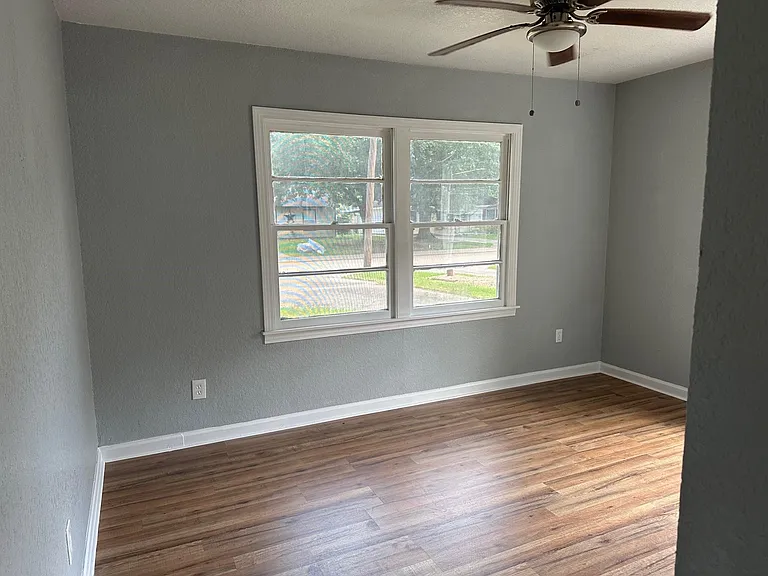 324 Acacia St — Photo 3