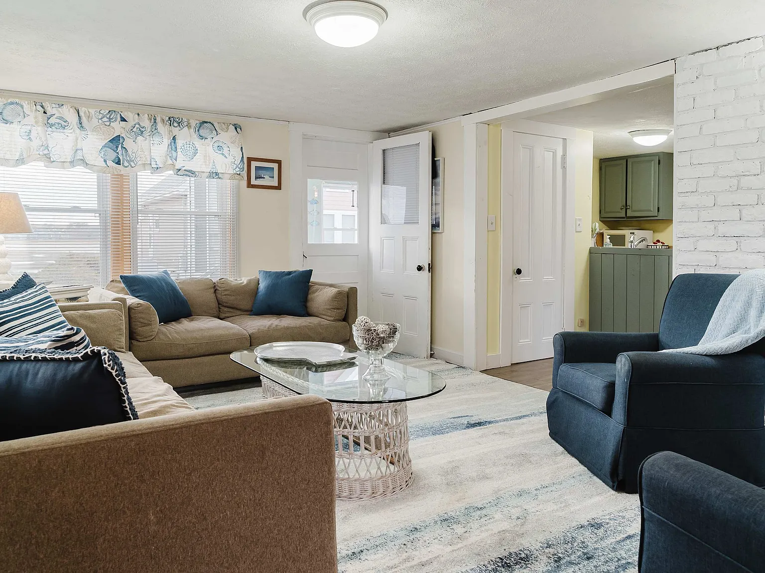 4 bed, 1460 sqft, $3,000 — Photo 3