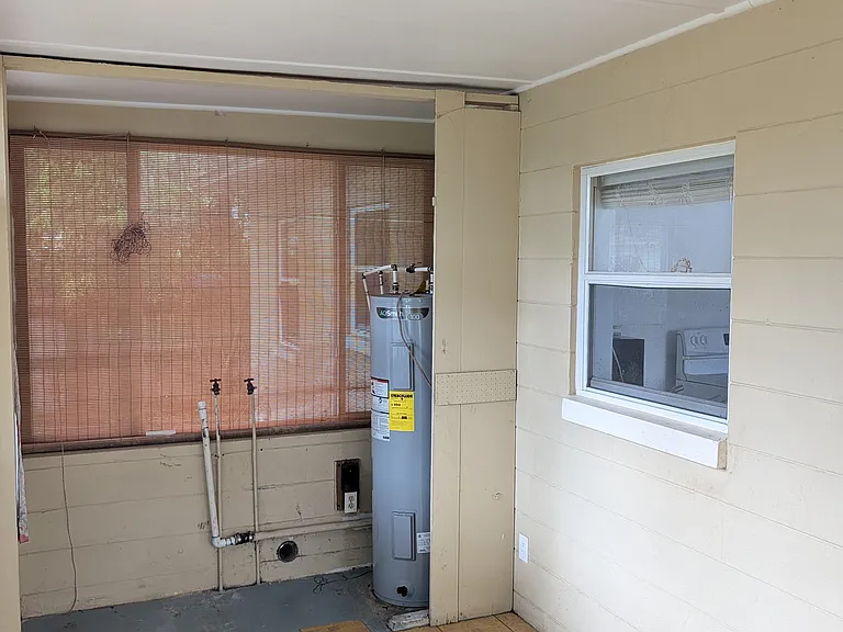 811 Putnam Ave — Photo 16