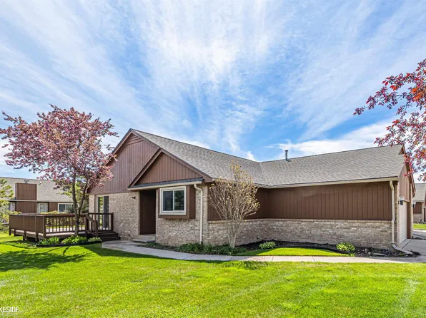 41190 Victoria Dr, Clinton Township, MI 48038
