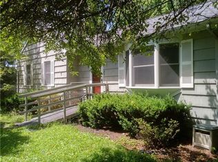 8 Santa Ln, New Milford, CT 06776