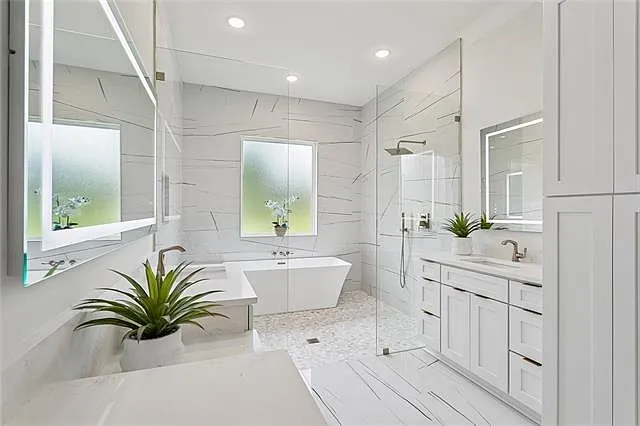 7220 The Woods Ave — Photo 12