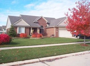 30162 Cherry Blossom Ln, Flat Rock, MI 48134