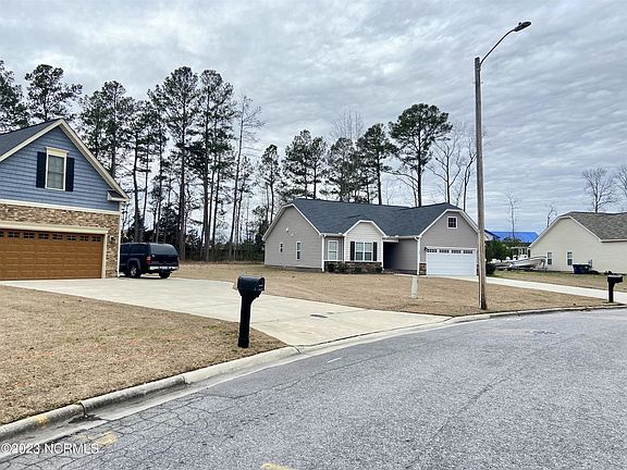 3rd image of 108 Ravenwood Dr