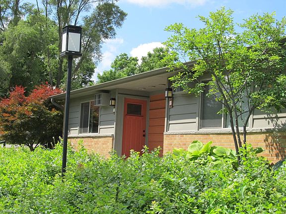 dexter exterior 009