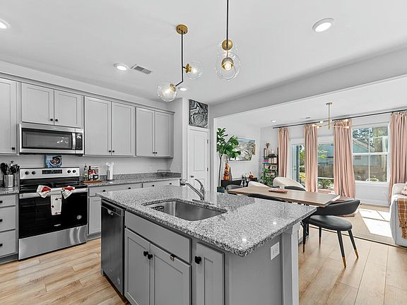 4th image of 1215 Tice Ln
