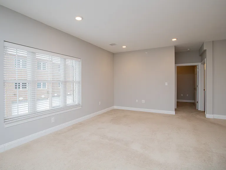31 Gables East Way #202 — Photo 11