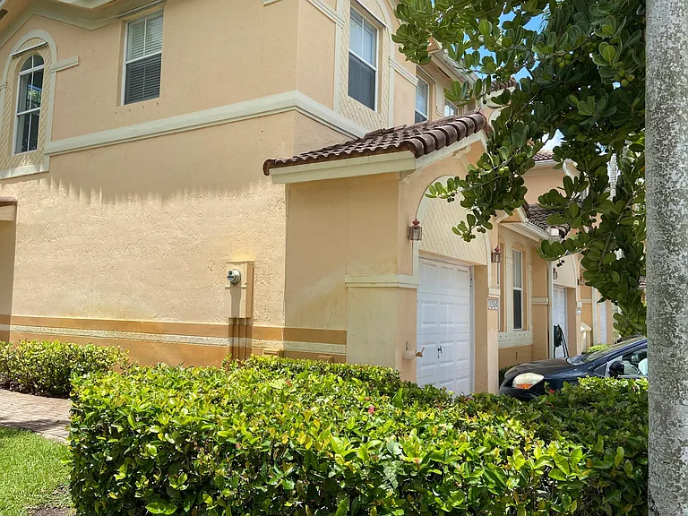 12594 SW 122nd St — Photo 5