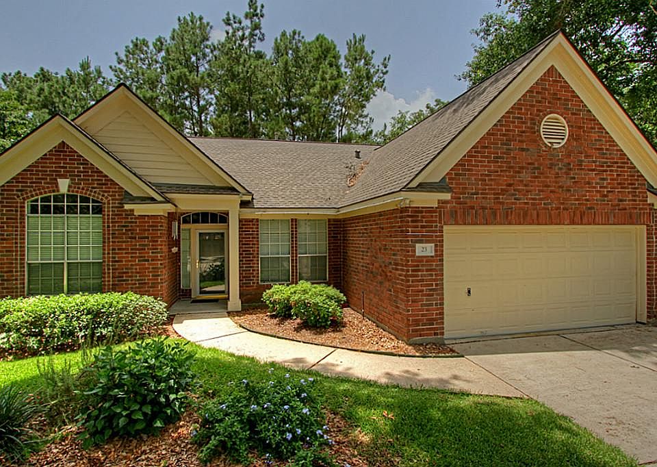 Move-in ready! This single story, 4 bedroom home located in a cul-de-sac in the enclave of Cottage G