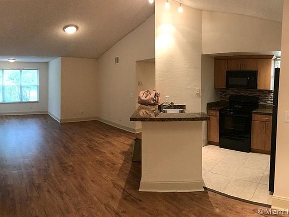 2nd image of 437 Vista Isles Dr APT 2221