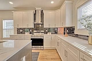 4th image of 825 Beryl St SW