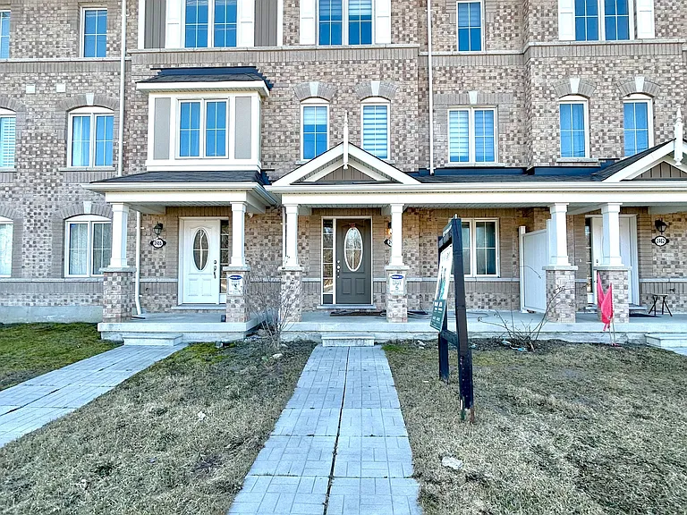 2464 Fall Harvest Cres — Photo 1