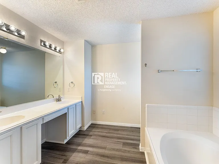 3929 Acorn Ln — Photo 29