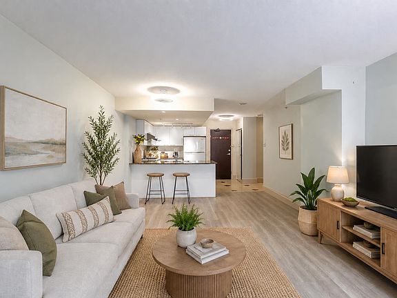 2nd image of 8100 Saba Rd #512