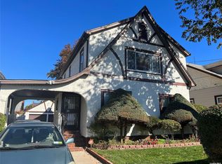 81 Botsford St, Hempstead, NY 11550