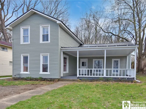 12 Jefferson St, Westfield, NY 14787