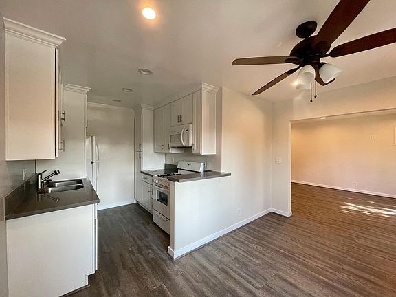 5th image of 7307 Willoughby Ave #1