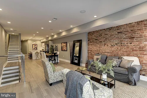 3015 Warder St NW #1 Photo 1
