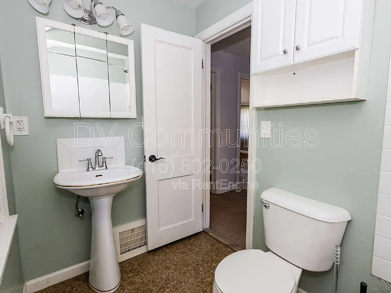 4871 Oakland Dr — Photo 16