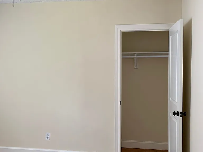 752 Addison Ave — Photo 10