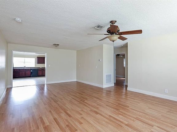 4th image of 6841 SW 17th St