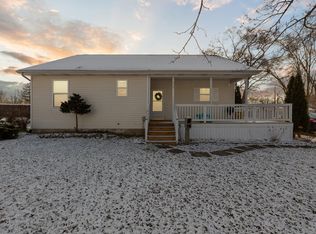 223 Cherry St, Vassar, MI 48768