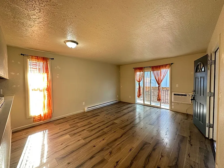 Stone Gate Apartments — Photo 34