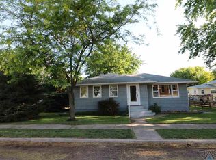 200 W Blaine Ave, Viborg, SD 57070