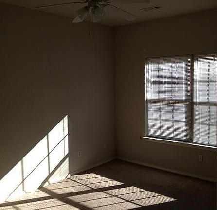 5th image of 3103 SW Deerfield Blvd #2