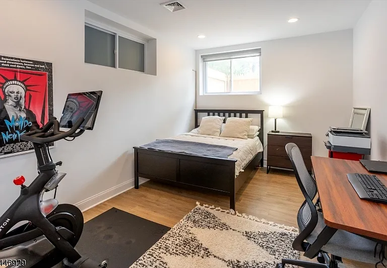 8 Willard Pl — Photo 9