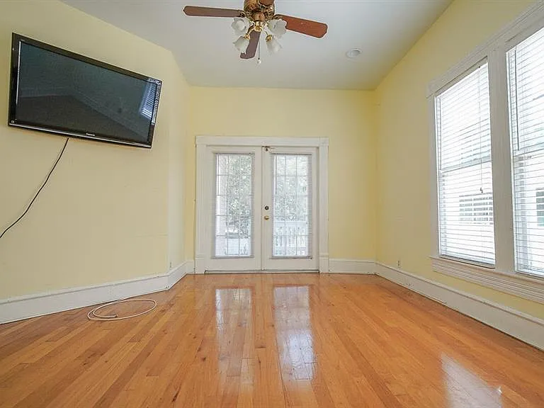 333 S Plant Ave — Photo 3