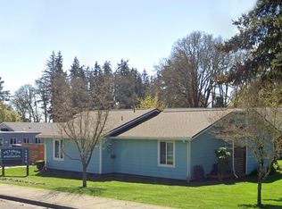 33878 E Columbia Ave, Scappoose, OR 97056