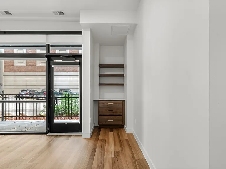 Rivergate Apartments — Photo 44
