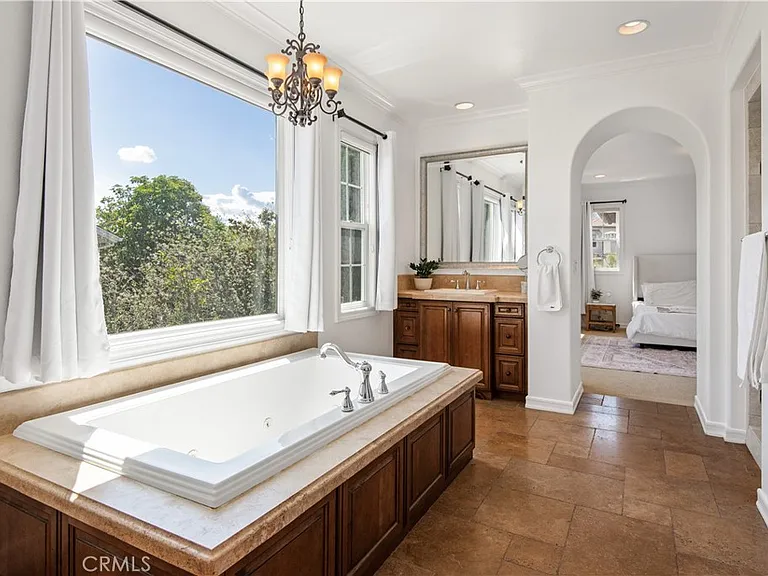 8005 Bell Crest Dr — Photo 33