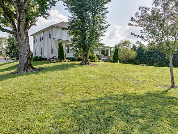 5th image of 2607 Thorn Grove Pike