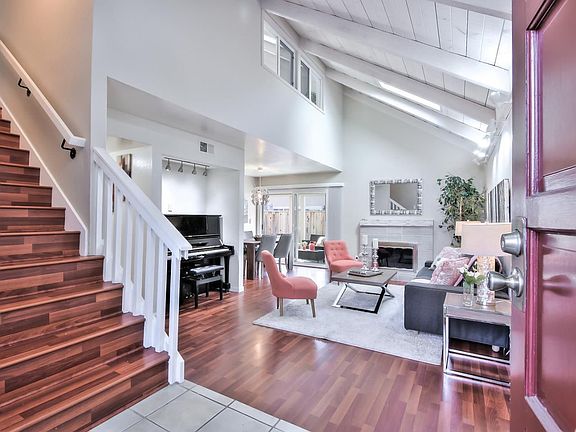 3rd image of 519 Pine Wood Ln