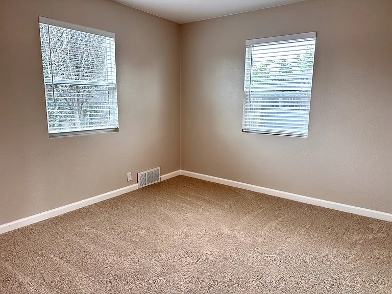 898 Oswego St — Photo 19