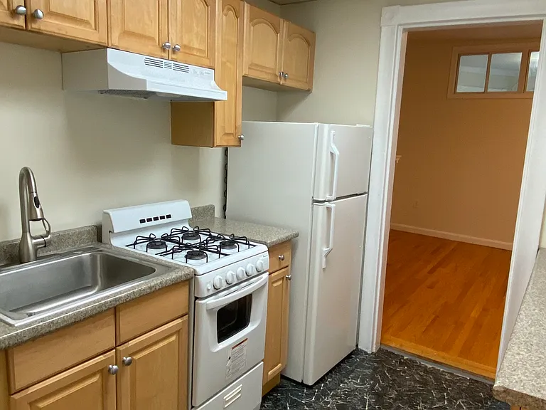 47 Bay State Rd #3R — Photo 3