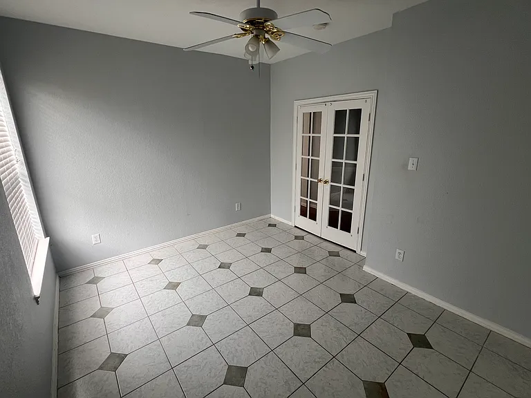 411 Chatham St — Photo 13
