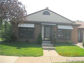 1st image of 40816 Newport Dr