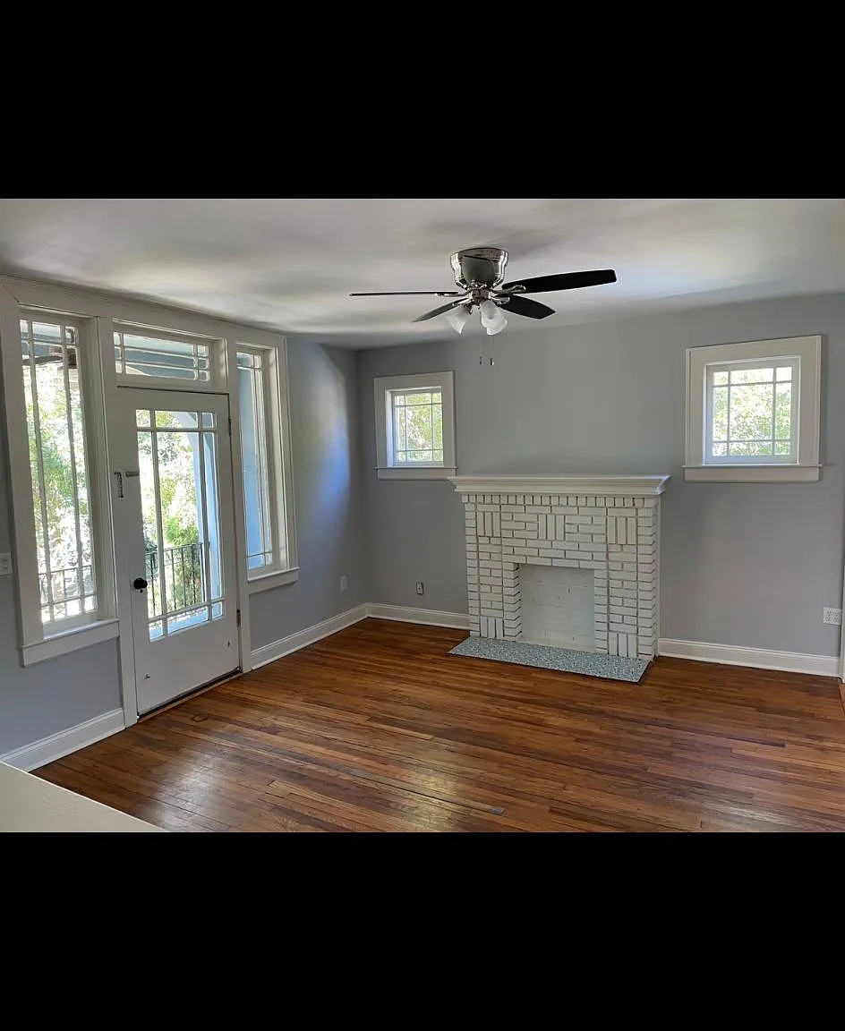 1023 Acosta St — Photo 1