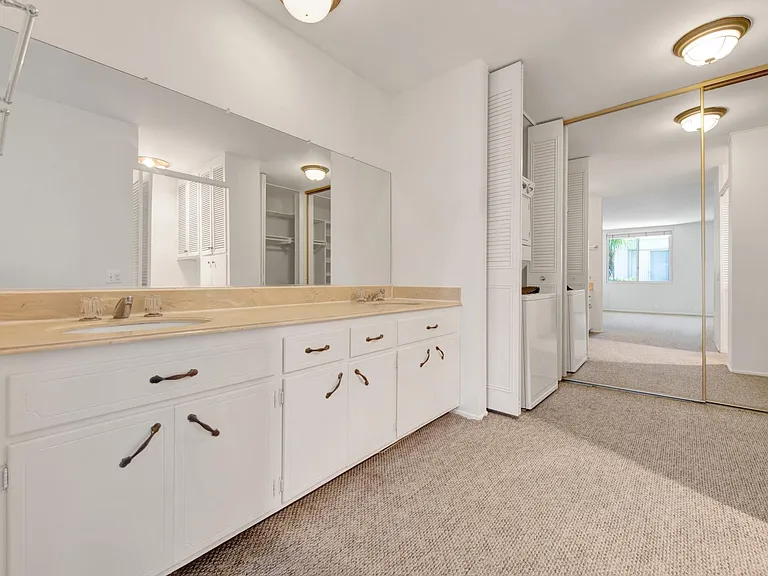 5301 Balboa Blvd #M8 — Photo 12