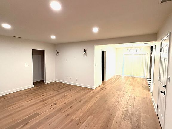3rd image of 2658 Bonita Ave