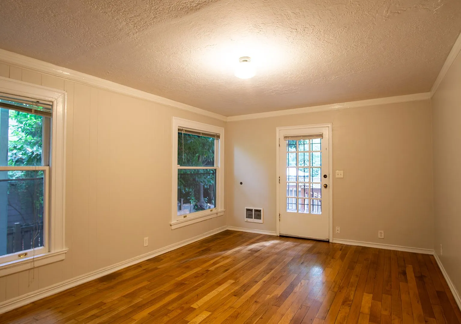 Beautiful Nob Hill 1-Bed w/Private Entry & Patio! — Photo 4