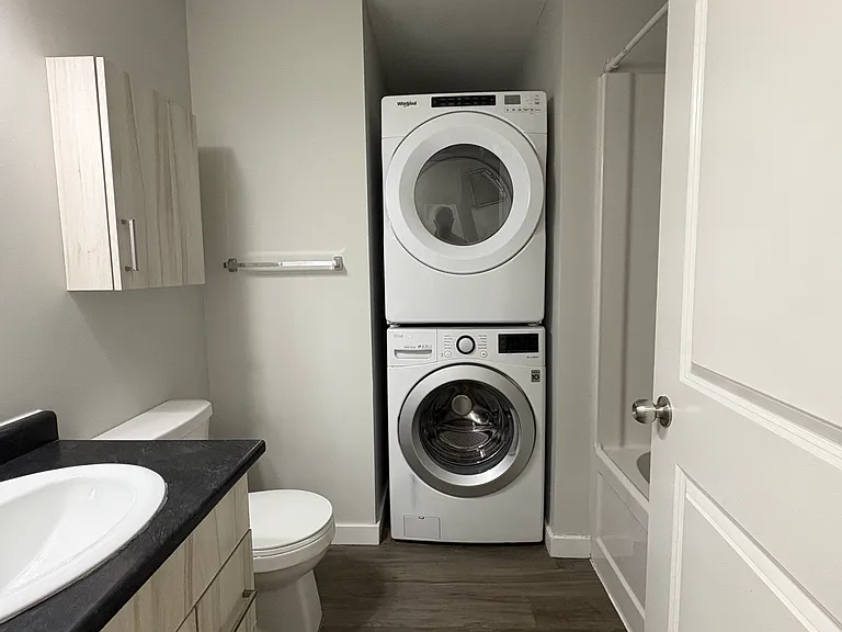 1530 Logan Ave — Photo 8