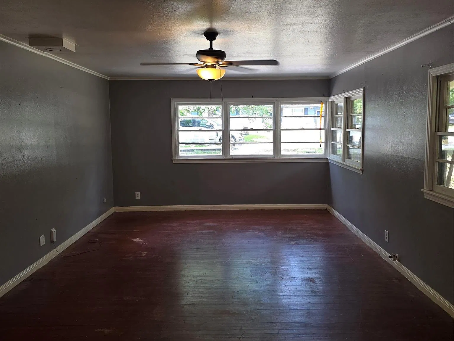 3 bed, 2.0 bath, 1270 sqft, $1,400 — Photo 3