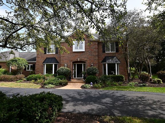 3rd image of 26525 N Countryside Lake Dr