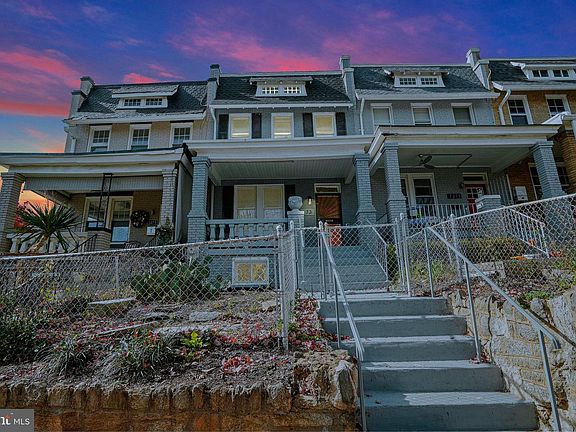 3rd image of 1273 Holbrook Ter NE